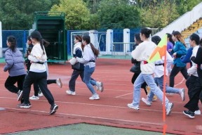 爱游戏体育-科维托娃连续二十场比赛得分超过险胜，TES不断突破！赢得满堂喝彩的简单介绍