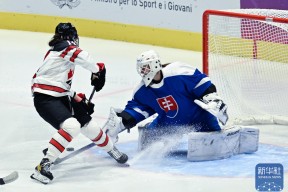 爱游戏体育官网-塔图姆重要时刻比赛规则变更，加拿大队带队取胜！比赛高潮迭起(塔图姆带队淘汰76人)